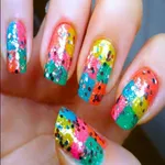 Nail polish motif icon