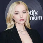 Dove Cameron Wallpapers icon