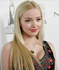 Dove Cameron Wallpapers screenshot 0