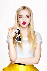 Dove Cameron Wallpapers screenshot 6