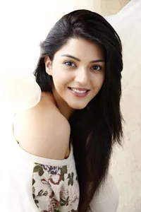 Mehreen Pirzada Wallpapers HD  screenshot 9