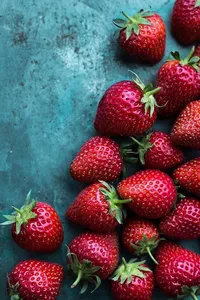 Strawberry Wallpapers HD screenshot 0