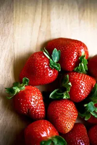 Strawberry Wallpapers HD screenshot 1