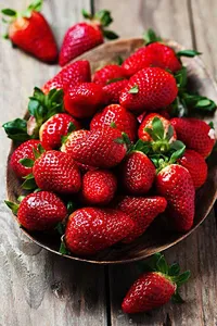 Strawberry Wallpapers HD screenshot 2