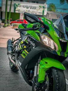 Kawasaki Ninja ZX10r Wallpaper screenshot 11