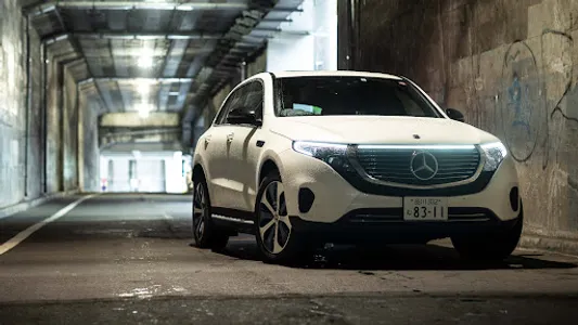 Mercedes Benz EQC Wallpapers screenshot 11