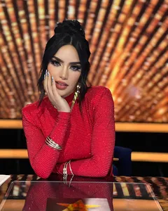 Kimberly Loaiza 4K Wallpaper screenshot 3