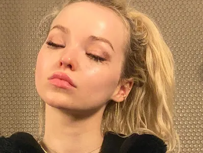 Dove Cameron Wallpapers screenshot 23