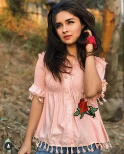 Avneet Kaur Wallpapers HD screenshot 15