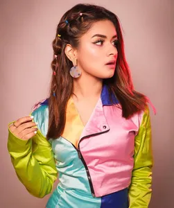 Avneet Kaur Wallpapers HD screenshot 9