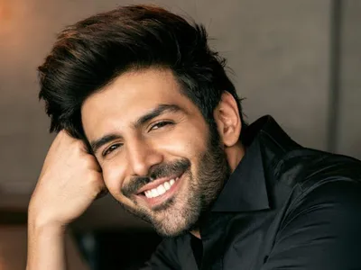Kartik Aaryan Wallpapers HD screenshot 11