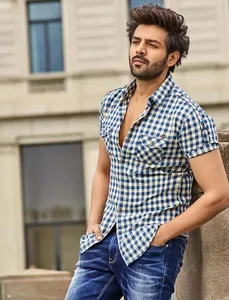 Kartik Aaryan Wallpapers HD screenshot 14