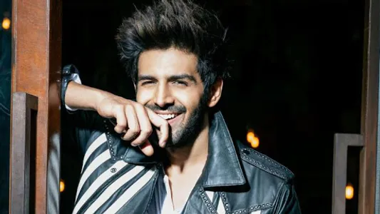 Kartik Aaryan Wallpapers HD screenshot 8