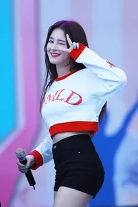 Nancy Momoland Wallpapers HD screenshot 14