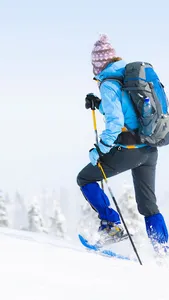 Snowshoeing Wallpaper screenshot 0