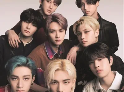 Stray Kids 2023 Wallpaper 4K screenshot 3