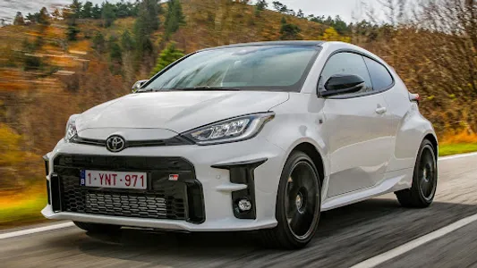 Toyota Yaris Wallpapers screenshot 12