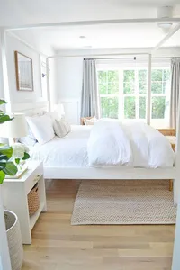White Bedroom screenshot 0