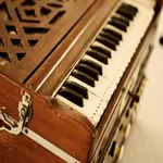 Sa Re Ga Ma With Harmonium icon