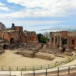 Walk in the past icon